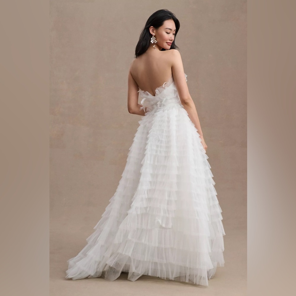 MAC DUGGAL
Kylie Strapless Ruffle Wedding Gown Anthropologie - Picture 5 of 17